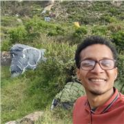 Doy clases de matemáticas, física,
quimica e inglés. Puedo dar clases en
Primaria y Bachillerato, se realizan
intensivos para aprobar las materias.
Ayudo con problemas de concentración
compresión de ejercicios y problemas